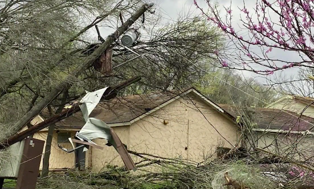 Destrucción tras el paso de una tormenta severa en el Sur de Missouri. Alerta Climática Diario Digital Noticias.