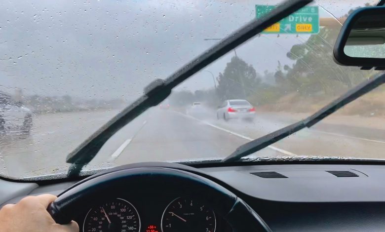 Manejando en tormentas severas pudiera ser peligroso en el Medio Oeste Estadounidense.