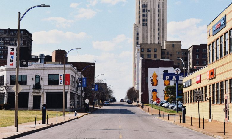 a road in the city of st louis