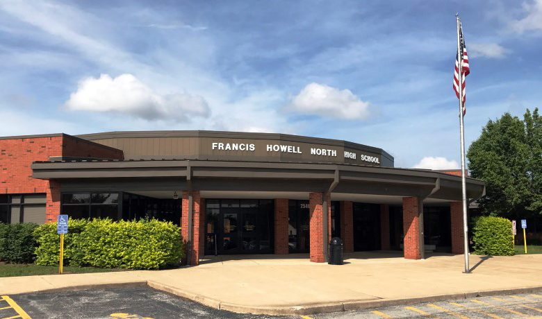 Distrito escolar de Missouri prohíbe a docentes hablar sobre identidad de género con alumnos sin permiso parental 1