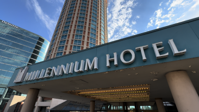 Millennium Hotel en el centro de St. Louis tendra una nueva vida frente al arco de St. Louis tras un plan de desarrollo urbano en funcionamiento. (Foto. J.Klein)