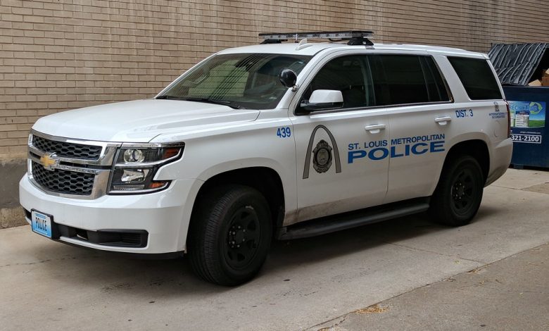 Alcaldesa de St. Louis Rechaza Propuesta de Control Estatal Policial Mientras los Índices de Criminalidad Disminuyen 1