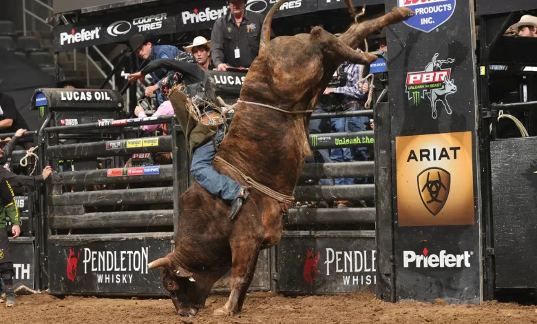 Los 40 Mejores Jinetes de Toros del Mundo Llegan a St. Louis en el Campeonato Mundial de PBR 1