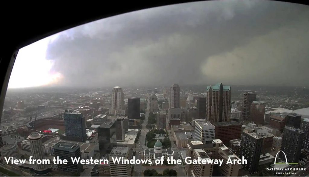 EL DEVASTADOR TORNADO DE ST. LOUIS: UNA TRAGEDIA INESPERADA 1