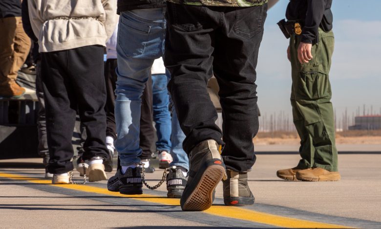 Deportaciones de Trump Alcanzan Cifras Históricas: 96.7% de Deportados son Latinos 1