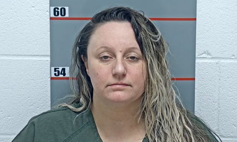 Danielle Bertothy de St. Peters, MO espera sentencia en el tribunal federal de Puerto Rico tras haber provocado incendios en varios negocios de Cabo Rojo en Enero, después de que estos se negaran en servirla alcohol.