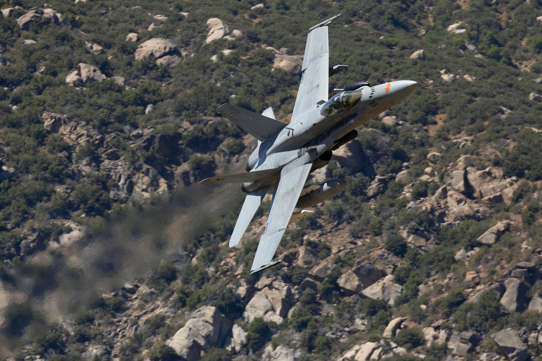F-18 - Avión militar de vanguardia que se fabrica en St. Louis, Missouri. Empleados de la fábrica anunciaron una huelga tras el rechazo de un contrato ofrecido por la empresa aeroespacial.