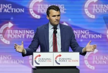 Activista conservador Charlie Kirk baleado en Utah Valley University durante evento: incertidumbre sobre su estado 31