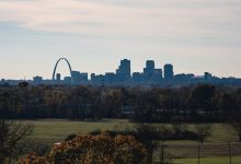 st louis skyline with gateway arch at daytime