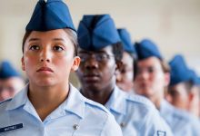 Veteranas, resilientes y de pie: Latinas Rising invita a un retiro de renovación para mujeres veteranas 30