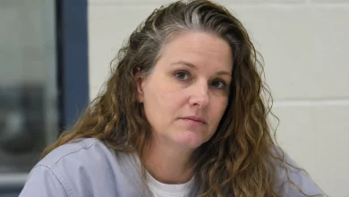 Christa Gail Pike sobrevivió dos dosis de pentabarbitol durante su ejecución el Jueves y ahora lucha por vivir en un hospital - Gobernador de Tennessee cancela otras ejecuciones.