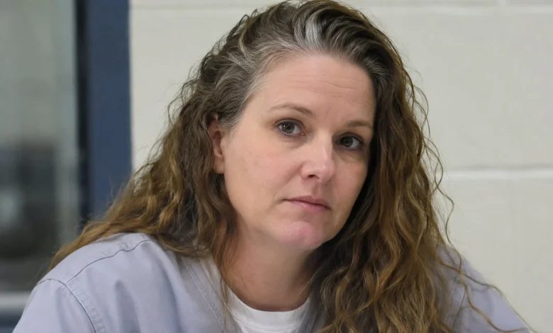 Christa Gail Pike sobrevivió dos dosis de pentabarbitol durante su ejecución el Jueves y ahora lucha por vivir en un hospital - Gobernador de Tennessee cancela otras ejecuciones.
